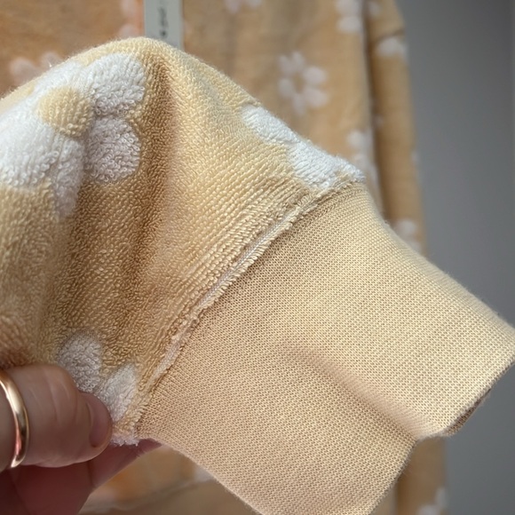 Rylee + Cru – Boxy Pullover Floral Daisy Sweater - Picture 5 of 7